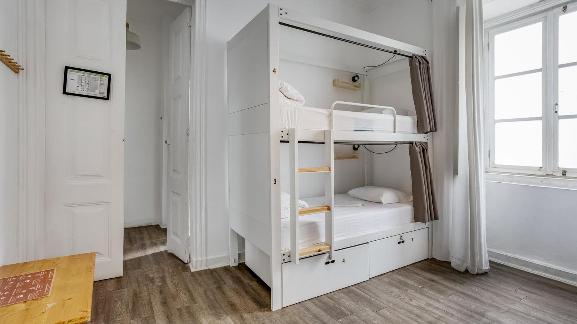 Bett im gemischten 6-Bett-Schlafsaal